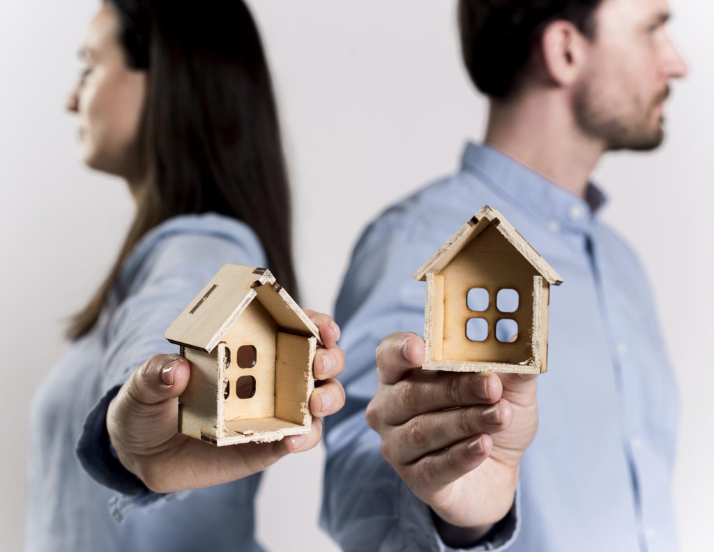 Common Challenges When Selling a House During Divorce in Avon, CT