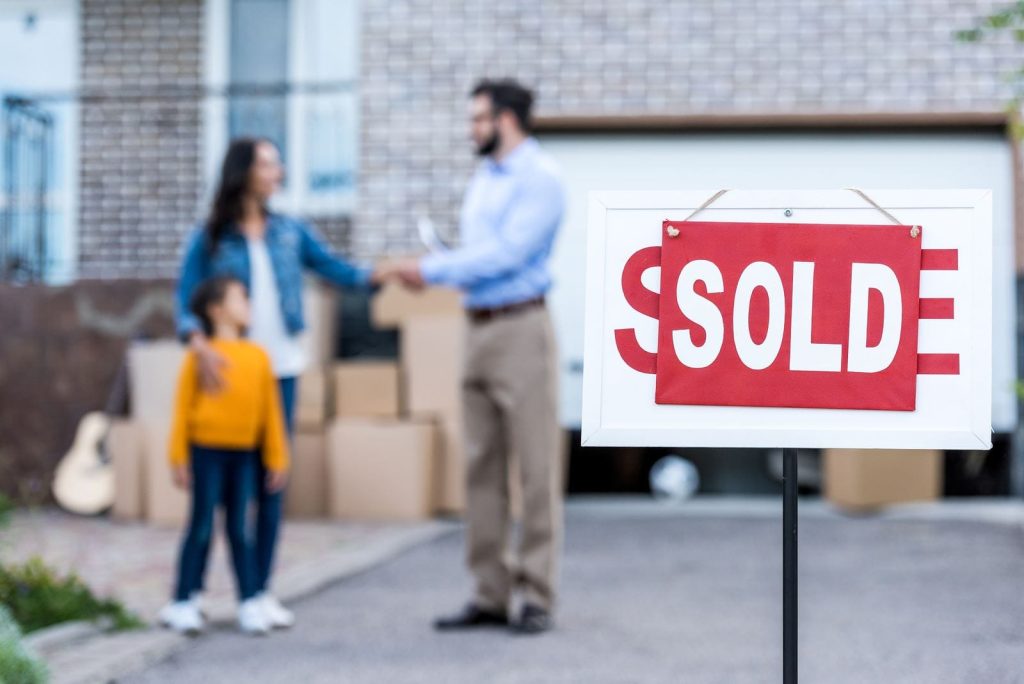 Sell Your House Fast in Connecticut Before Moving